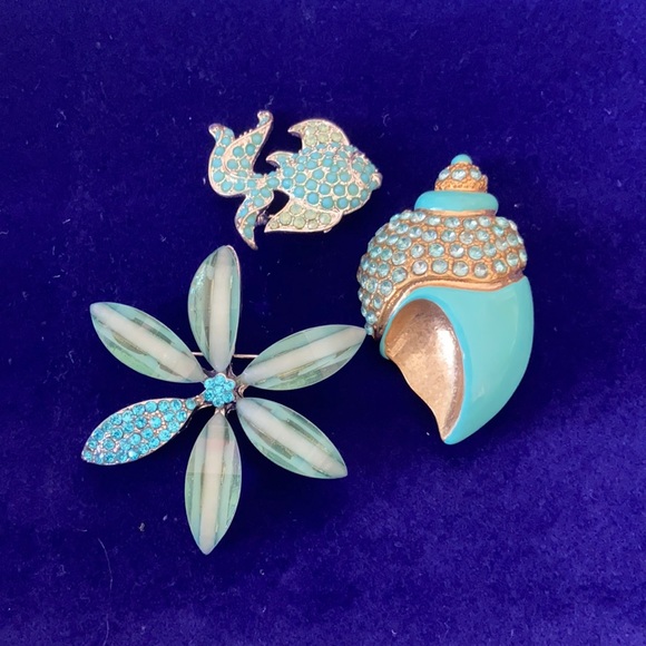 Jewelry - Set of Blue Fashion Brooches